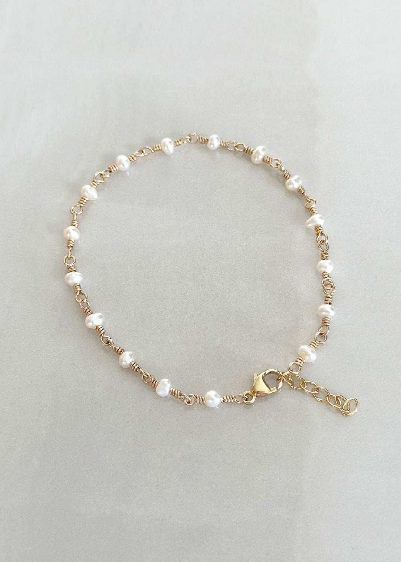 Tiny pearl bracelet new arrivals